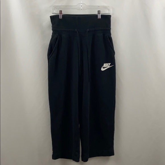 Nike Womens Black Size Medium Capri Jogger Pants - Picture 1 of 8